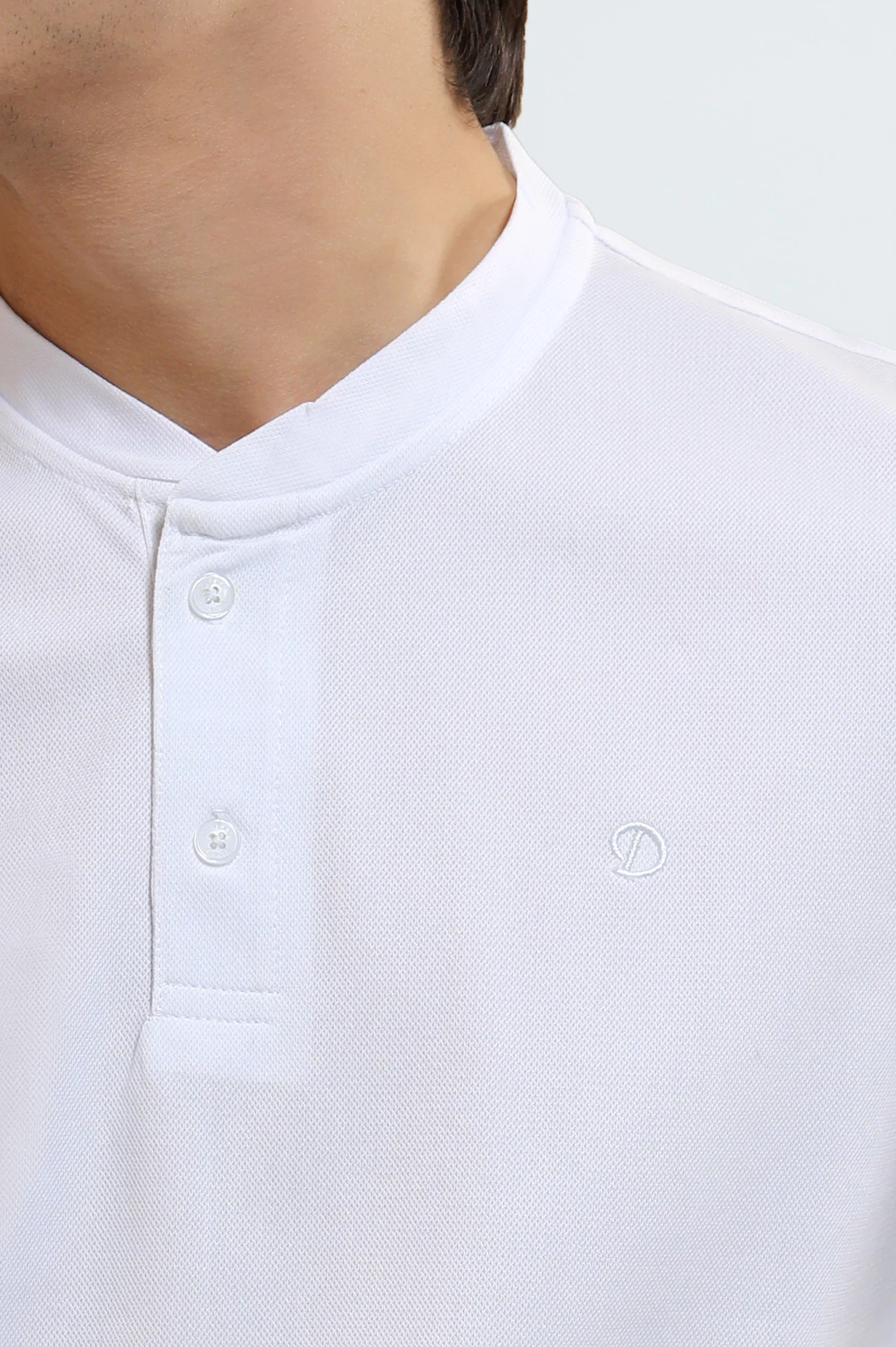 Men's White Mandarin Collar Henley T-Shirt - Image 3